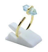 Pierścionek ze srebra próby 925 z akwamarynem