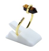 Pierścionek ze srebra próby 925 z końcówką tygrysiego oka