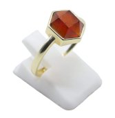 Pierścień sześciokątny z granatem ze srebra próby 925