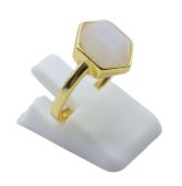 Pierścień z heksagonalnym kamieniem księżycowym ze srebra próby 925