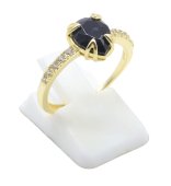 Pierścionek z onyksem ze srebra próby 925