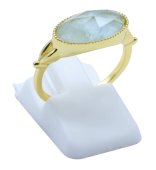 Owalny pierścień ze srebra próby 925 z akwamarynem