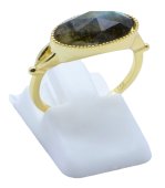 Owalny pierścień z labradorytem ze srebra próby 925