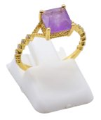 Pierścień ze srebra próby 925 z kwadratowym ametystem