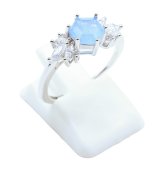 Pierścionek ze srebra próby 925 „Srebrny płatek śniegu” – akwamaryn