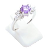 Pierścionek ze srebra próby 925 „Srebrny płatek śniegu” – ametyst