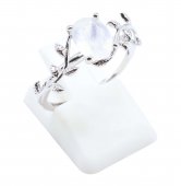 Pierścionek ze srebra próby 925 „Szept Lauru” – kamień księżycowy