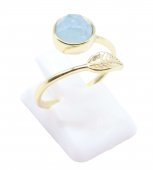 Pierścionek ze srebra próby 925 „Złoty liść” – akwamaryn