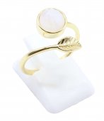 Pierścionek ze srebra próby 925 „Złoty liść” – kamień księżycowy