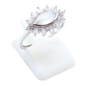 Pierścionek „Oko słoneczne” ze srebra próby 925 i kamienia księżycowego