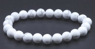 Bransoletka z białych koralików howlitu 8 mm