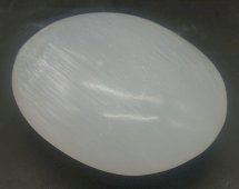 Otoczak selenitu 7cm