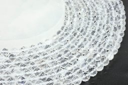 8-milimetrowe fasetowane koraliki z kryształu górskiego na sznurze o długości 40 cm