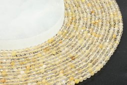 4 mm fasetowane koraliki z kwarcu rutylowego na sznurku o długości 40 cm