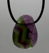 Wielokrotnie walcowany fluoryt, przebity 3 cm