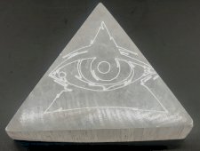 Piramida selenitowa 2D grawerowana 3. oko 8 cm